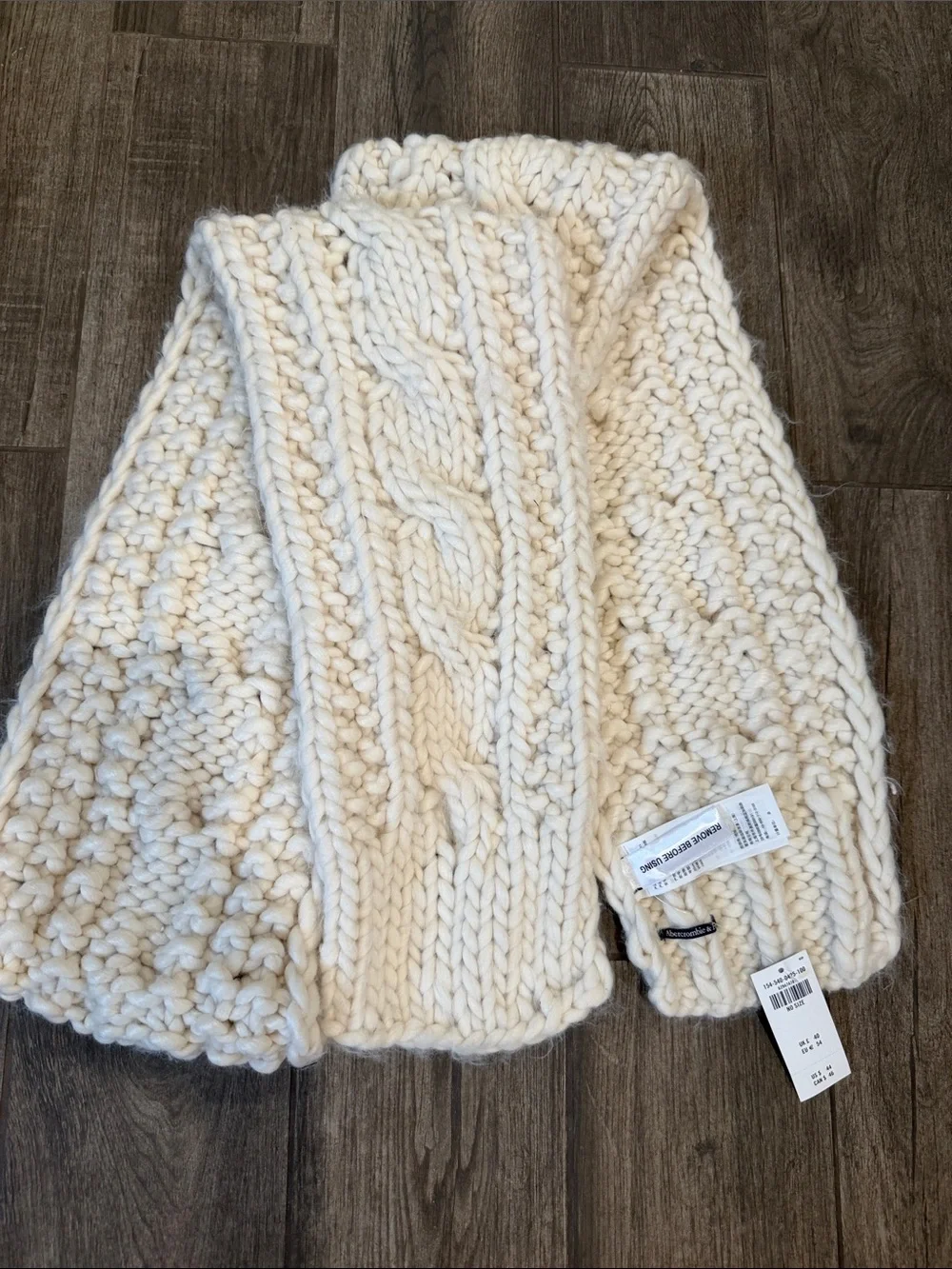 Abercrombie & Fitch So Soft Cream Chunky Cable Knit Cardigan Style Scarf